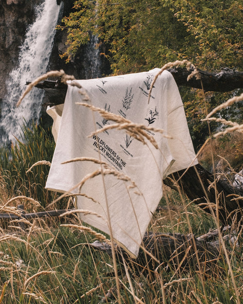 Gumtree Golf & Nature Club GGNC x Puma – Wildflowers of the Rocky Mountains T-Shirt Warm White Golf T-shirt | Soft Hands Club